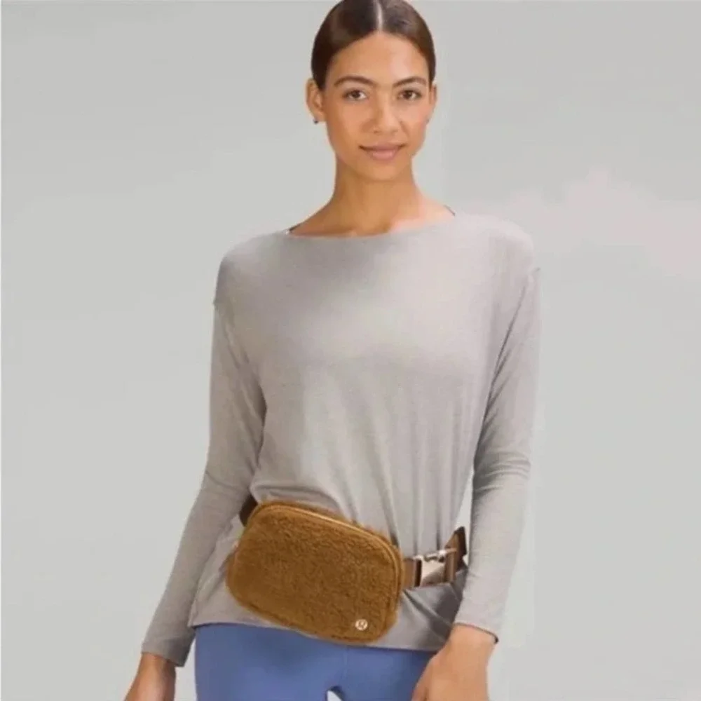 NWT Burnt Caramel Sherpa Fleece Everywhere Belt Bag lululemon - Picture 10 of 10
